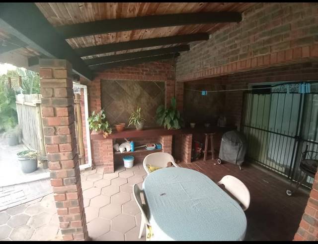 4 BEDROOM HOUSE FOR SALE IN MEER EN SEE